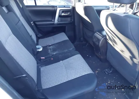 2015 Toyota 4Runner Sr5 z USA, uszkodzony, nr VIN JTEBU5JR8F5257969